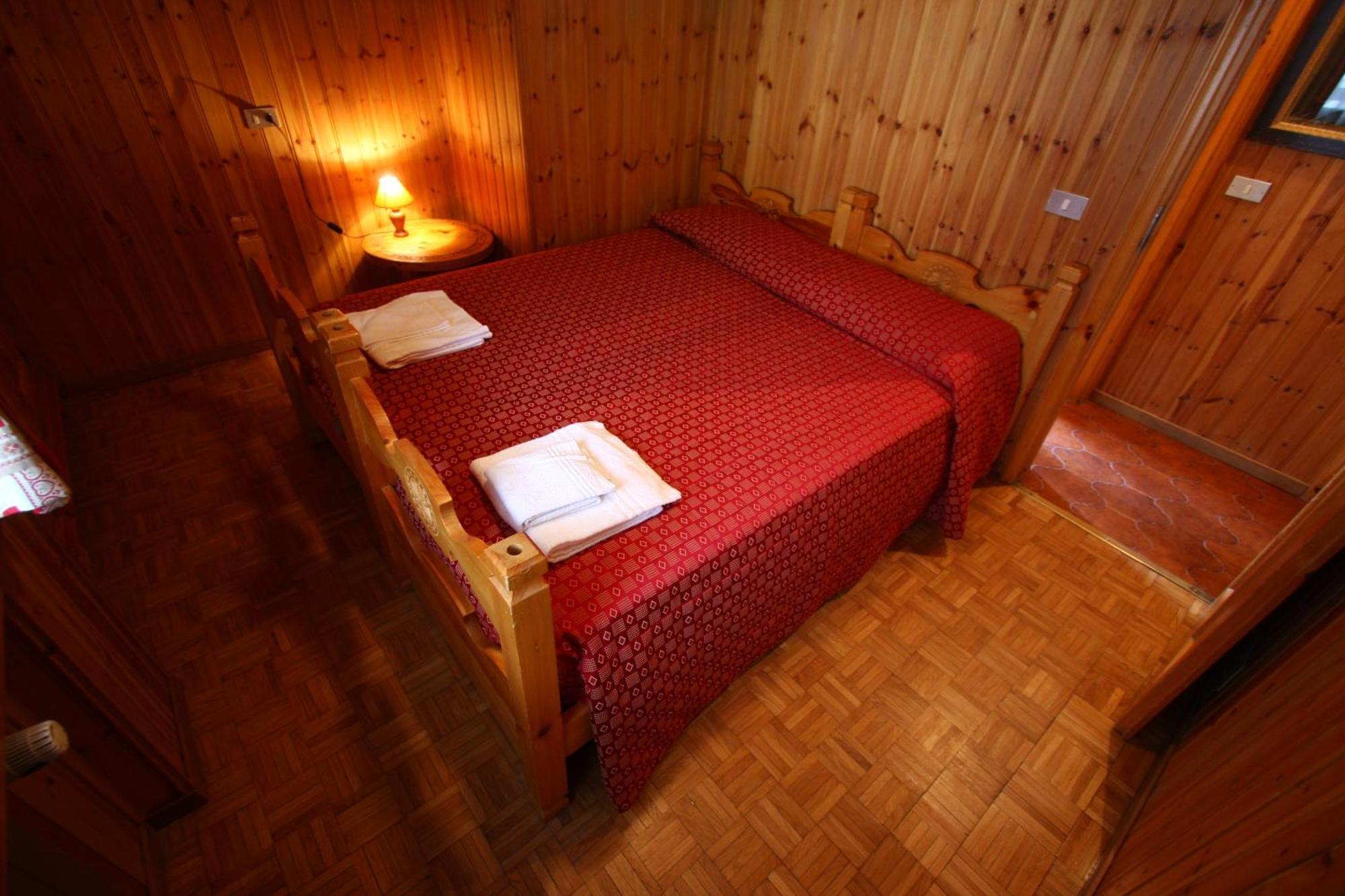 Champoluc Apartment Luaran gambar