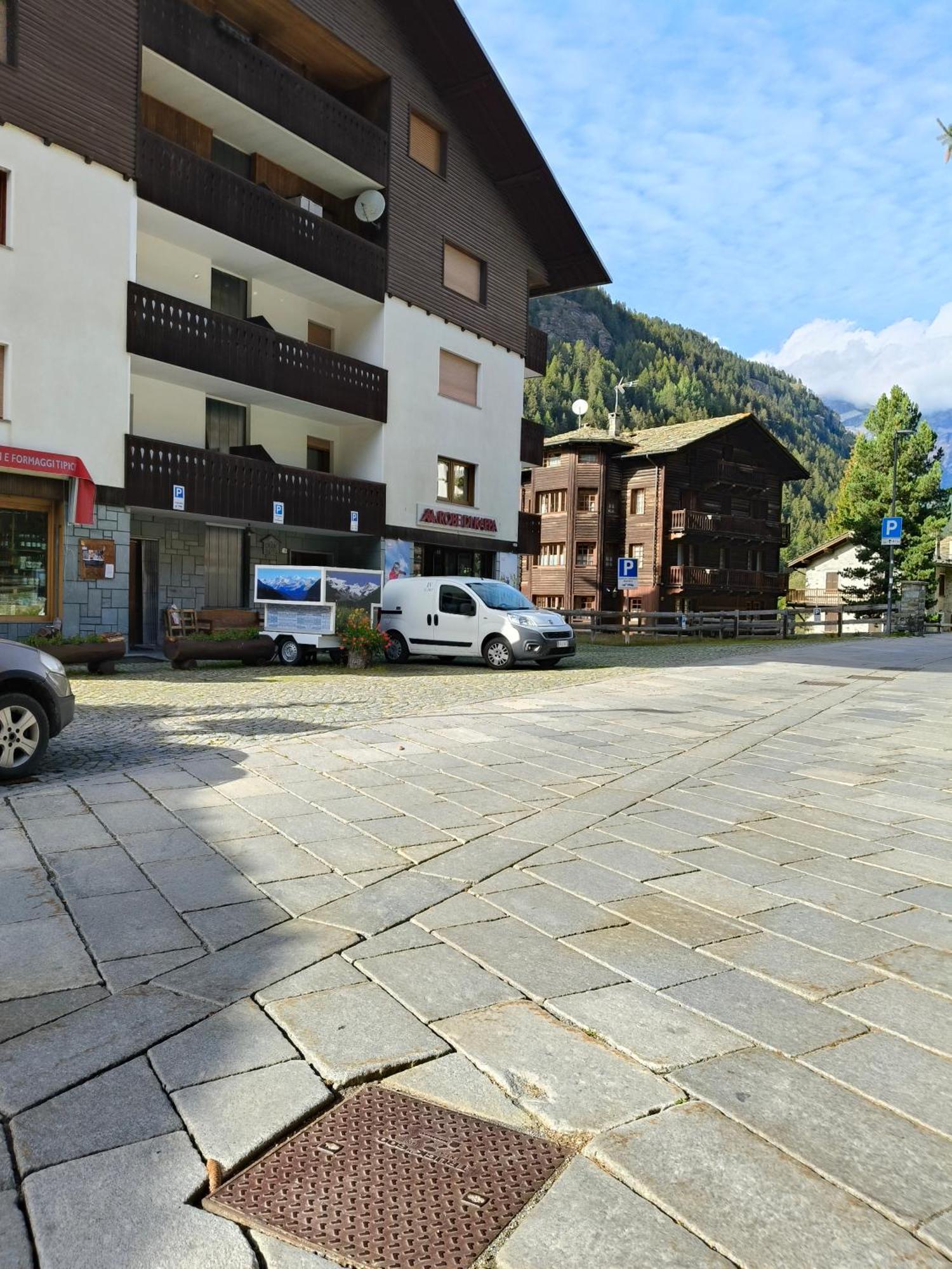 Champoluc Apartment Luaran gambar