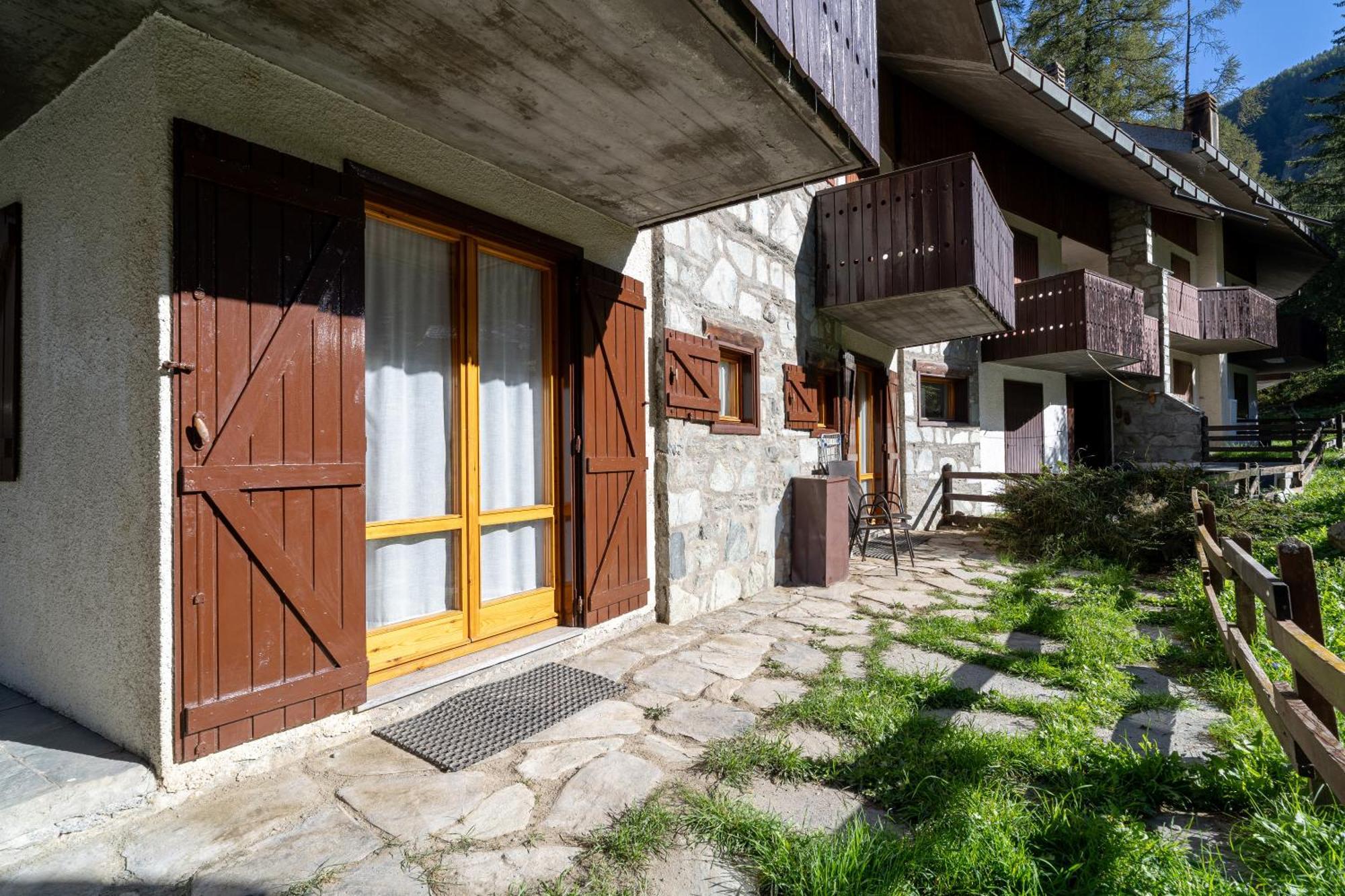 Champoluc Apartment Luaran gambar